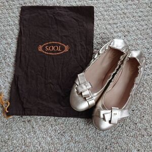Tod's sweet bow gold tone Leather flat Ballerinas size 37